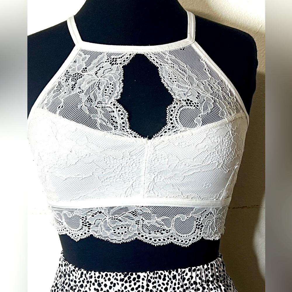 White Fox lace tank or sport bra size small